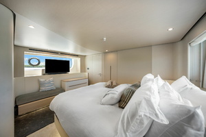 2025 Azimut 68 FLY thumbnail 33