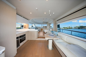 2025 Azimut 68 FLY thumbnail 27