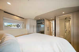 68FT (20.73M) AZIMUT