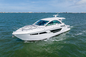 50FT (15.24M) CRUISERS YACHTS