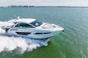 50FT (15.24M) CRUISERS YACHTS