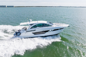 2018 Cruisers Yachts 50 CANTIUS thumbnail 1