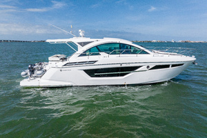 2018 Cruisers Yachts 50 CANTIUS thumbnail 16