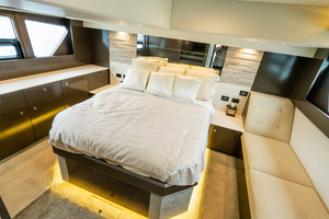 50FT (15.24M) CRUISERS YACHTS