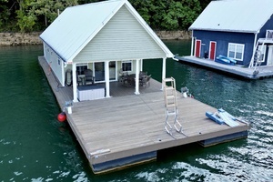 2006 Custom 20 x 43 Floating Cabin - Approx 812sqft thumbnail 4