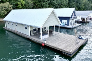 2006 Custom 20 x 43 Floating Cabin - Approx 812sqft thumbnail 5