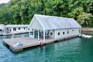 2006 Custom 20 x 43 Floating Cabin - Approx 812sqft thumbnail 1