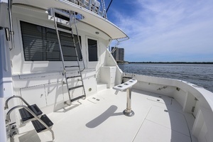 1992 Hatteras 46 Convertible thumbnail 21