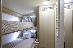 1992 Hatteras 46 Convertible thumbnail 33