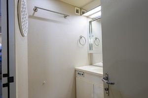 1992 Hatteras 46 Convertible thumbnail 38