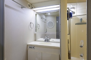 Headwinds 46ft Hatteras Yacht For Sale