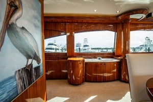 2012 Hatteras thumbnail 23