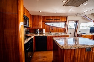 2012 Hatteras thumbnail 62