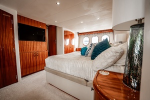 Breakaway 80ft Hatteras Yacht For Sale