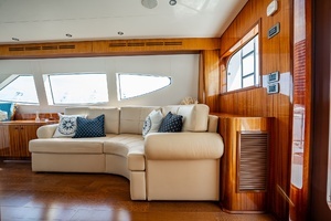 2012 Hatteras thumbnail 4