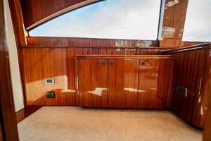 2012 Hatteras thumbnail 30