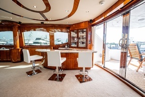 2012 Hatteras thumbnail 40