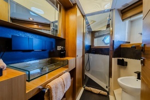 2012 Custom Line Raised Pilothouse thumbnail 30