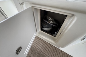 2001 Sea Ray 380 Aft Cabin thumbnail 37
