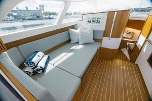 Photo 6106523 for 2027 Bertram 35 Flybridge  