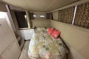 1998 Cruisers Yachts 3650 Aft Cabin thumbnail 56
