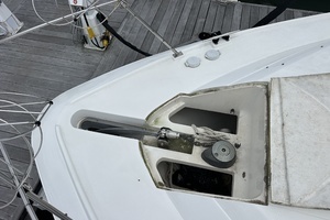 1998 Cruisers Yachts 3650 Aft Cabin thumbnail 12