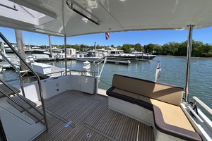 2018 Beneteau 44 Swift Trawler thumbnail 6