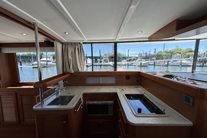 2018 Beneteau 44 Swift Trawler thumbnail 11