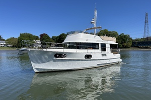 2018 Beneteau 44 Swift Trawler thumbnail 3