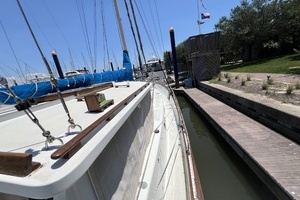 1977 Fisher 46 thumbnail 29
