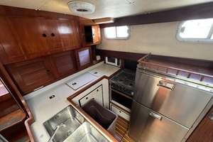 1977 Fisher 46 thumbnail 10