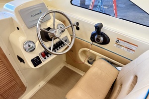 23ft Vanquish Yacht For Sale