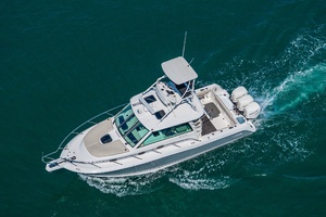 2019 Boston Whaler 345 Conquest thumbnail 7