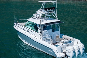 2019 Boston Whaler 345 Conquest thumbnail 2