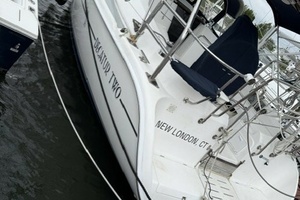 2004 Hunter 36 thumbnail 3