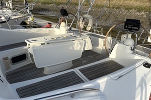 2010 Beneteau thumbnail 12