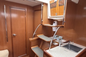2010 Beneteau thumbnail 19
