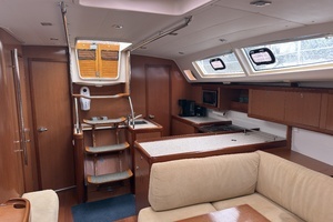 2010 Beneteau thumbnail 15