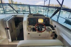 1997 Sea Ray 370 thumbnail 11