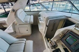 1997 Sea Ray 370 thumbnail 8