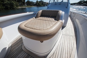 2018 Winter Custom Yachts Center Console thumbnail 5