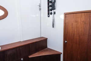 2018 Winter Custom Yachts Center Console thumbnail 15