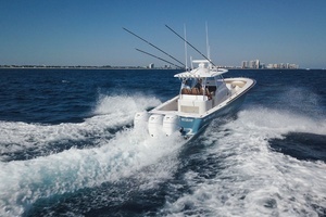 2018 Winter Custom Yachts Center Console thumbnail 2