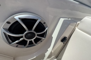 Photo 6107398 for 2013 Monterey M5 Sport Boat  