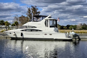 2005 Carver 444 Motor Yacht thumbnail 2