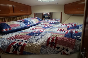 2005 Carver 444 Motor Yacht thumbnail 9
