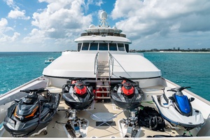 SEA CLASS Worth Avenue Yachts