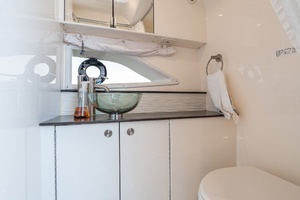 2021 Sea Ray 320 Sundancer thumbnail 36