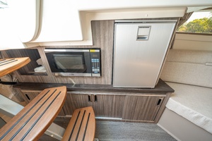 2021 Sea Ray 320 Sundancer thumbnail 33
