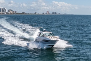 2021 Sea Ray 320 Sundancer thumbnail 39